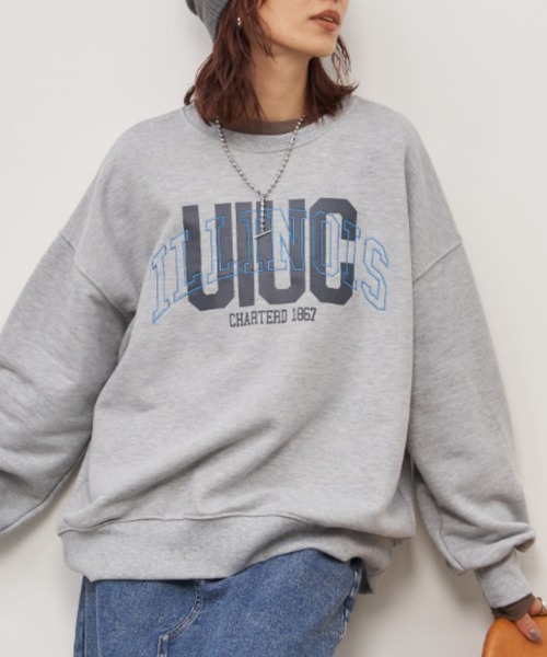 Auntie Rosa Holiday(アンティローザホリデー)の「ロゴ刺繍ルーズスウェット(スウェット・レディース・チャコールグレー/グレー/オレンジ/ナチュラル・FREE)」の1枚目の写真