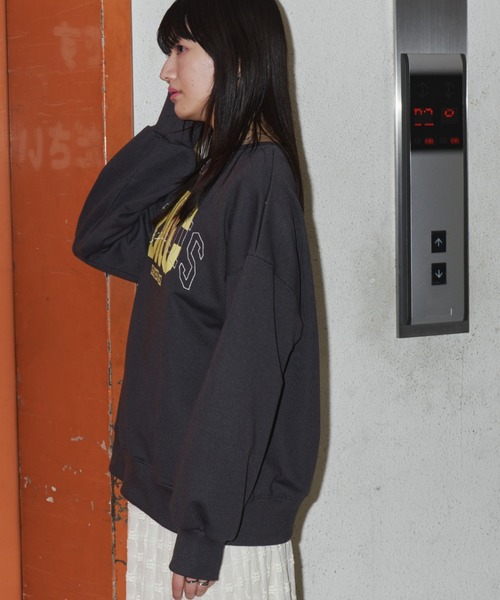 Auntie Rosa Holiday(アンティローザホリデー)の「ロゴ刺繍ルーズスウェット(スウェット・レディース・チャコールグレー/グレー/オレンジ/ナチュラル・FREE)」の14枚目の写真