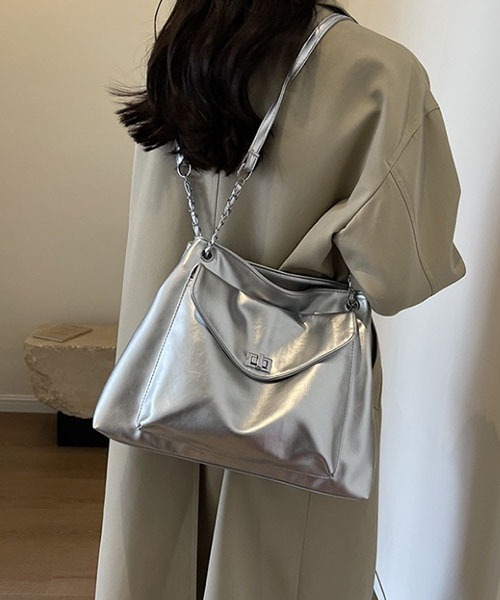 gossip!ロサンゼルス(ゴシップロサンゼルス)の「Y2K 2WAY レクタングルレザーショルダーバッグ ポケット ショルダーバッグ(ショルダーバッグ・レディース・ブラック/シルバー/ホワイト/ブラウン・FREE)」の4枚目の写真