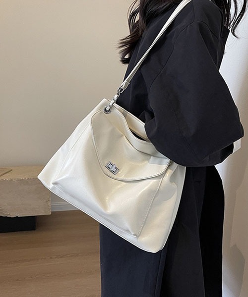 gossip!ロサンゼルス(ゴシップロサンゼルス)の「Y2K 2WAY レクタングルレザーショルダーバッグ ポケット ショルダーバッグ(ショルダーバッグ・レディース・ブラック/シルバー/ホワイト/ブラウン・FREE)」の8枚目の写真