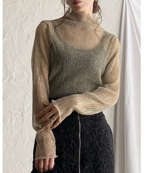She's Closet(シーズクローゼット)の「ハイネックメロウフリルプリーツ長袖グリッターラメシアートップス(Tシャツ/カットソー・レディース・シルバー×ブルー/ブラック/ベージュ・FREE)」の16枚目の写真