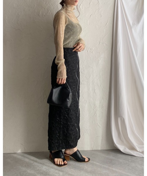 She's Closet(シーズクローゼット)の「ハイネックメロウフリルプリーツ長袖グリッターラメシアートップス(Tシャツ/カットソー・レディース・シルバー×ブルー/ブラック/ベージュ・FREE)」の9枚目の写真