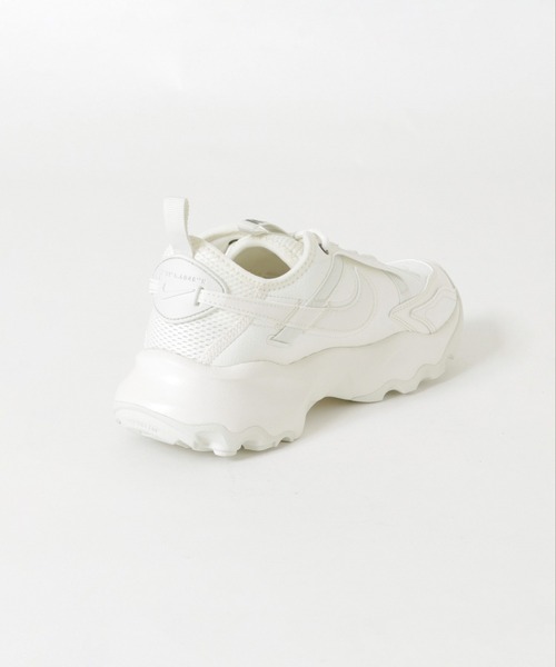 NIKE（ナイキ）の「NIKE　TC7900（スニーカー・レディース・ホワイト/ホワイト系その他・24.5/23.5/24）」の10枚目の写真