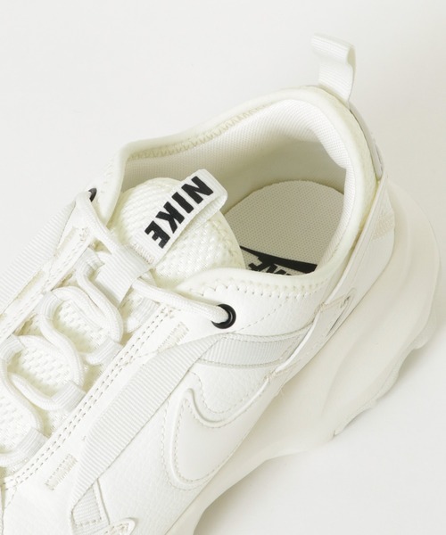 NIKE（ナイキ）の「NIKE　TC7900（スニーカー・レディース・ホワイト/ホワイト系その他・24.5/23.5/24）」の12枚目の写真