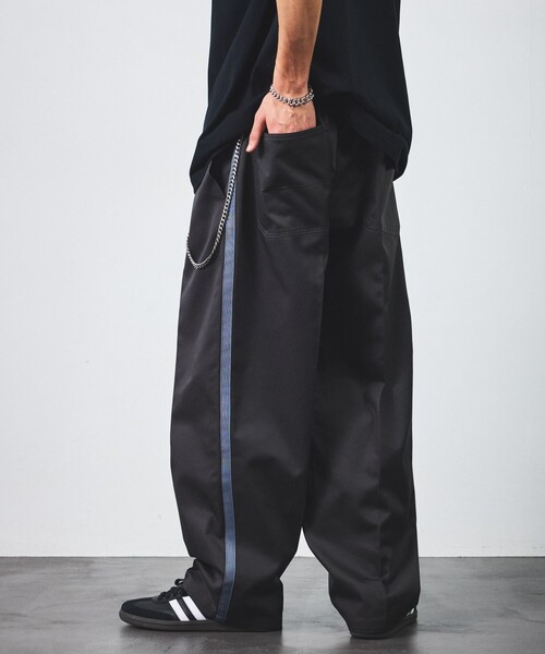 FREAK'S STORE（フリークスストア）の「限定展開 LOOSE FIT サイドライン ワークパンツ/ワイドパンツ（チノパンツ・メンズ・チャコールグレー/ベージュ/ネイビー/ブラック・MEDIUM/LARGE/SMALL）」の13枚目の写真