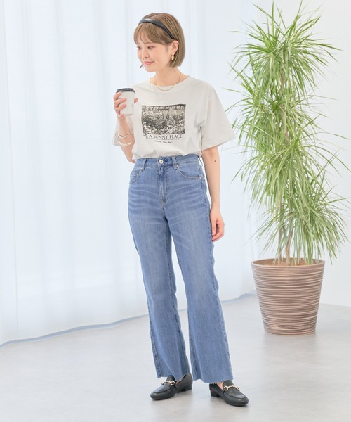 earth music&ecology（アースミュージックアンドエコロジー）の「アソートグラフィックレギュラーT（Tシャツ/カットソー・レディース・A/B・FREE）」の3枚目の写真