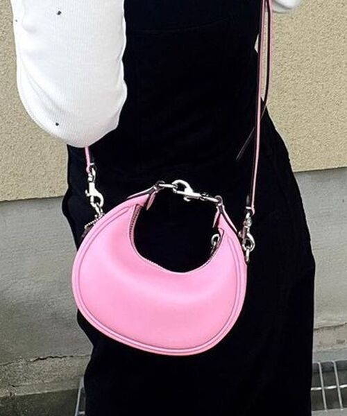 COACH（コーチ）の「ジョニー バッグ（ショルダーバッグ）」 - WEAR