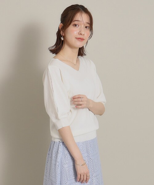 ITS'DEMO（イッツデモ）の「◆【UV／洗える／アンチピリング／通勤】袖スリットレースニット（ニット/セーター・レディース・オフホワイト/ブラック/サックスブルー/ベビーピンク・40/38）」の5枚目の写真