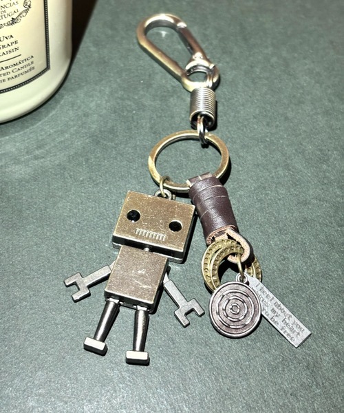 EC MELODI キーリング　カラビナ　新品 セール】カラビナ キーリング ベルト ストラップ（キーケース