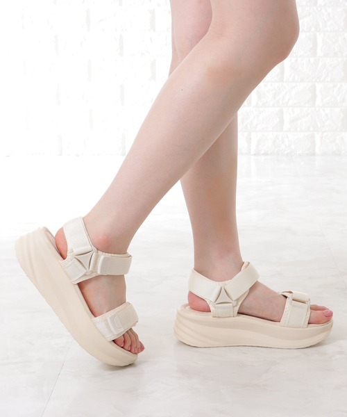 Lace Ladies(レースレディース)の「厚底 ベルクロ ストラップ コンフォート サンダル(サンダル・レディース・ブラック/アイボリー/ブラック×ホワイト・ 25/23.5/24.5/22.5/24/23)」の11枚目の写真