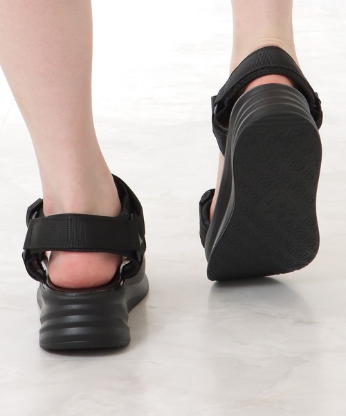 Lace Ladies(レースレディース)の「厚底 ベルクロ ストラップ コンフォート サンダル(サンダル・レディース・ブラック/アイボリー/ブラック×ホワイト・ 25/23.5/24.5/22.5/24/23)」の15枚目の写真