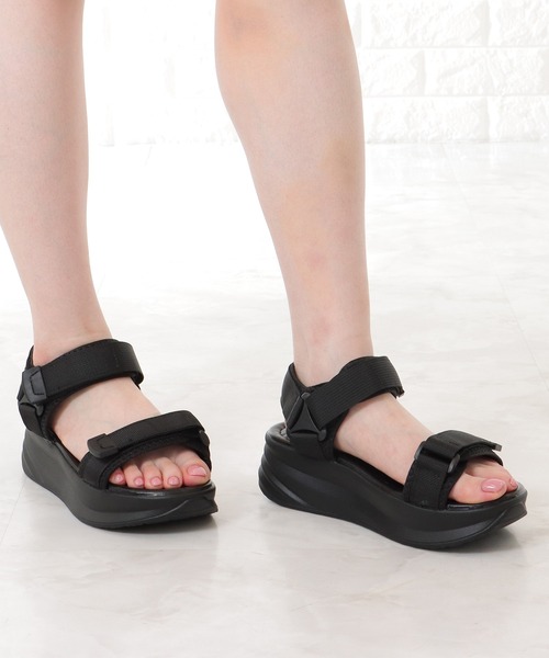 Lace Ladies(レースレディース)の「厚底 ベルクロ ストラップ コンフォート サンダル(サンダル・レディース・ブラック/アイボリー/ブラック×ホワイト・ 25/23.5/24.5/22.5/24/23)」の17枚目の写真