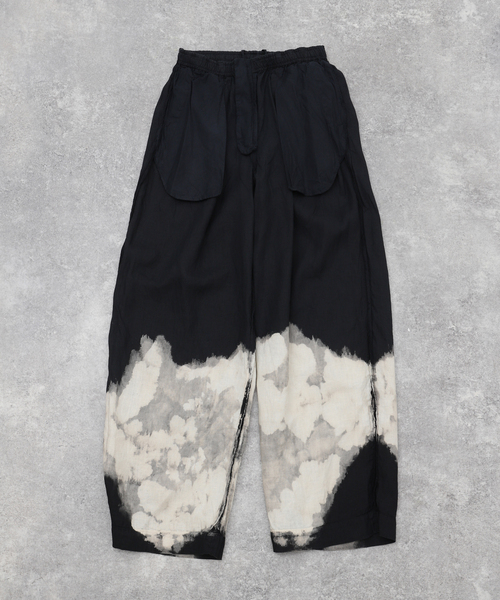 markaware（マーカウェア）の「MARKAWARE (マーカウェア) TRIPLE PLEATED EASY CLOUDY BLE A24A-16PT12C（スラックス・メンズ・ブラック・3/2）」の3枚目の写真