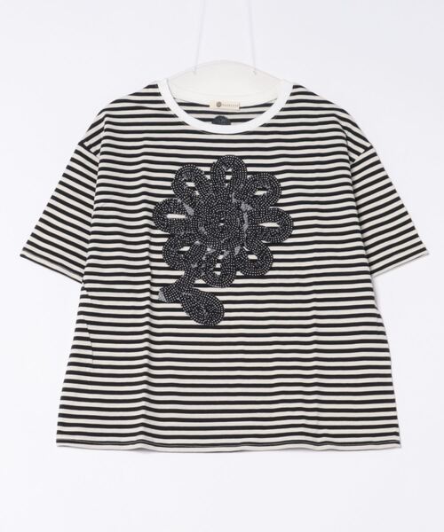 BARNDOOR（バーンドア）の「(BD)【BARNDOOR】北欧風 ボタニカル フラワー フリル Tシャツ（Tシャツ/カットソー・レディース・オフホワイト/ブラック×ホワイト/ブラック・FREE）」の3枚目の写真