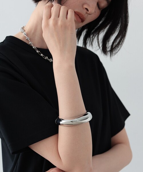 GALLEST(ギャレスト)の「◆デフォメーションバングル(ブレスレット・レディース・シルバー・00)」の2枚目の写真
