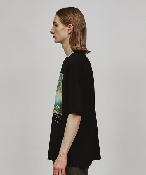 tk.TAKEO KIKUCHI（ティーケータケオキクチ）の「◆アブストピクチャーTシャツ（Tシャツ/カットソー・メンズ・ブラック/ホワイト/ライトブルー・01/02/03）」の5枚目の写真