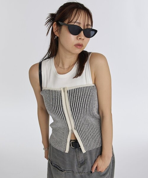 WHO'S WHO gallery（フーズフーギャラリー）の「ニットジップビスチェ（チューブトップ・レディース・オフホワイト/ブラック・FREE）」の2枚目の写真