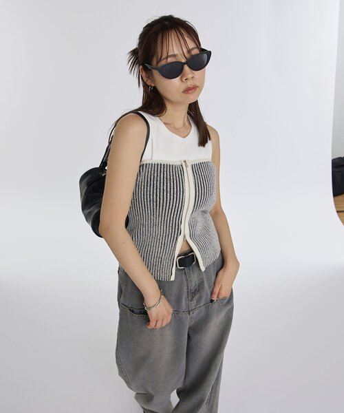 WHO'S WHO gallery（フーズフーギャラリー）の「ニットジップビスチェ（チューブトップ・レディース・オフホワイト/ブラック・FREE）」の4枚目の写真