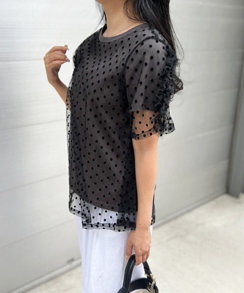 MODE ROBE（モードローブ）の「ドットチュールレイヤードTシャツ（Tシャツ/カットソー・レディース・チャコールグレー/ホワイト・FREE）」の4枚目の写真