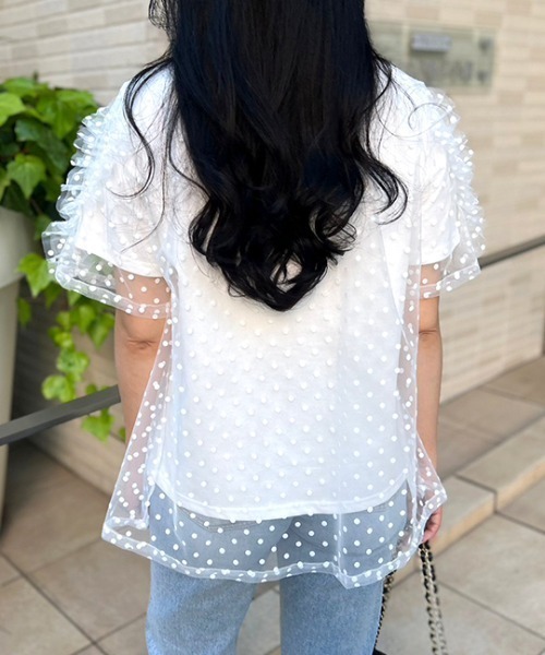 MODE ROBE（モードローブ）の「ドットチュールレイヤードTシャツ（Tシャツ/カットソー・レディース・チャコールグレー/ホワイト・FREE）」の7枚目の写真
