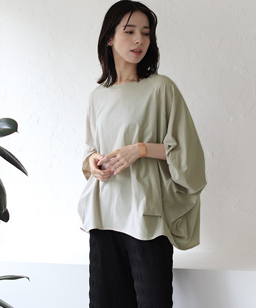 REAL CUBE(リアルキューブ)の「接触冷感デザインタックTシャツ(Tシャツ/カットソー・レディース・オフホワイト/ベージュ・M)」の1枚目の写真