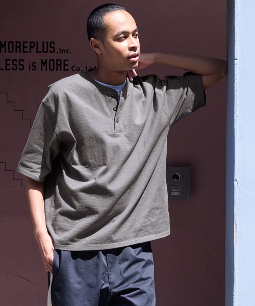 coca(coca)(コカ)の「メンズ ヘビーウェイトヘンリーネックTシャツ(Tシャツ/カットソー・メンズ・チャコール/ブラック/ホワイト/ライトグレー・M/L/XL)」の4枚目の写真