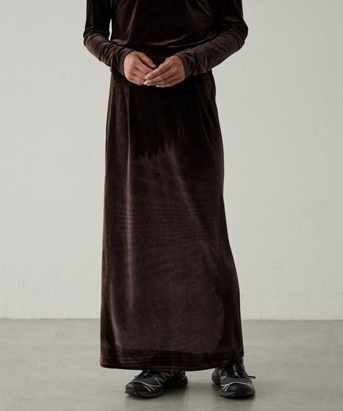 earthy（アーシー）の「ベロアマキシスカート（スカート・レディース・ネイビー/ブラウン/ライトベージュ・MEDIUM/SMALL）」の2枚目の写真