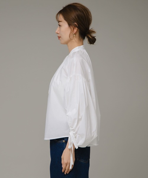 URBAN RESEARCH Sonny Label(アーバンリサーチサニーレーベル)の「ボリュームスリーブリボンブラウス(シャツ/ブラウス・レディース・オフホワイト/ブルー系その他/ストライプ・FREE)」の15枚目の写真