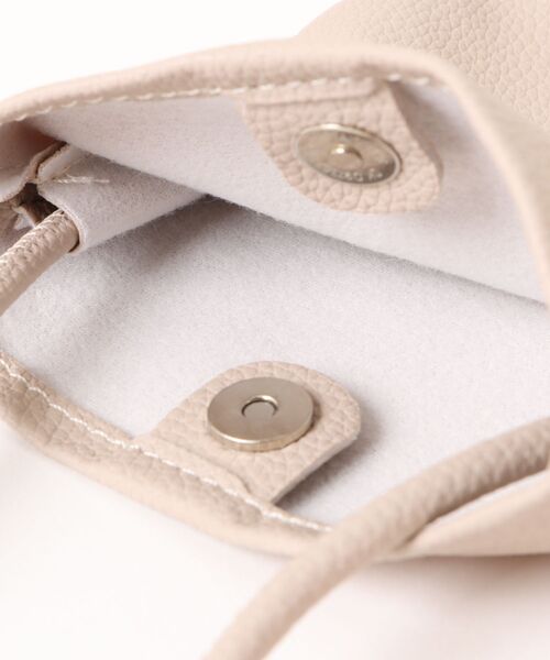 ブラックレザー スマホショルダーバッグ 楽天市場】ノベルティ付 イズイット ショルダーバッグ IS/IT