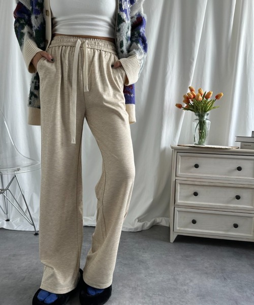 aimoha（アイモハ）の「【Aimoha】ストレートドローストリングカジュアルパンツ（スウェットパンツ・レディース・ブラック/ベージュ/オフホワイト/ライトベージュ・MEDIUM/LARGE）」の4枚目の写真