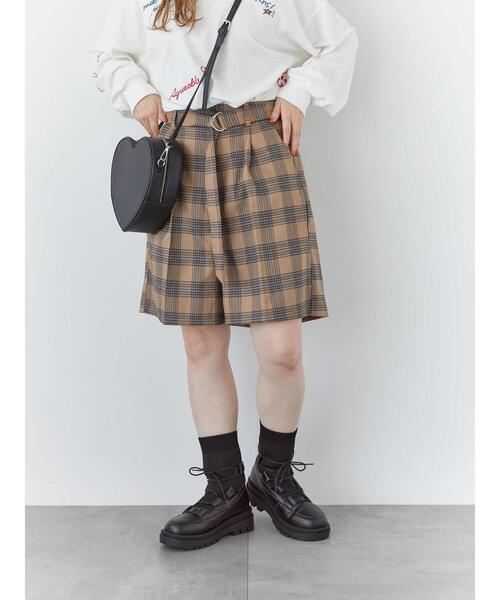 ehka sopo（エヘカソポ）の「センタープレスショートパンツ(セットアップ可)（その他パンツ・レディース・グレー/チャコールグレー/ベージュ・F）」の3枚目の写真