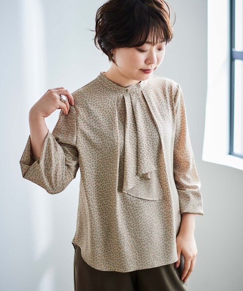 le.coeur blanc（ルクールブラン）の「幾何柄スカーフタイブラウス（シャツ/ブラウス・レディース・ホワイト系その他/ベージュ系その他2/ブルー系その他4・38）」の7枚目の写真