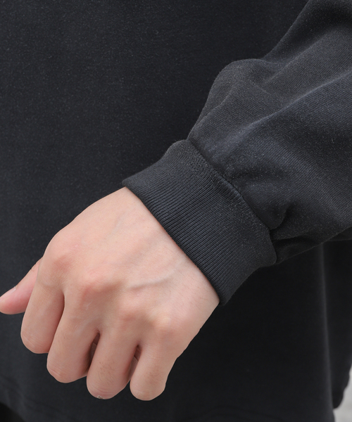 WISM(ウィズム)の「【INTODUSK / イントゥダスク】OVERSIZED LS TEE(Tシャツ/カットソー・メンズ・ブラック・MEDIUM/LARGE)」の9枚目の写真