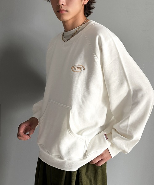 Java（ジャバ）の「《Javaジャバコラボ》洗練されたカジュアルスタイルに。裏起毛ワンポイント胸元刺繍ラグランスウェット（スウェット・メンズ・ネイビー/ブラック/グレイッシュベージュ/スモークピンク/オートミール/オフホワイト・MEDIUM/LARGE）」の2枚目の写真