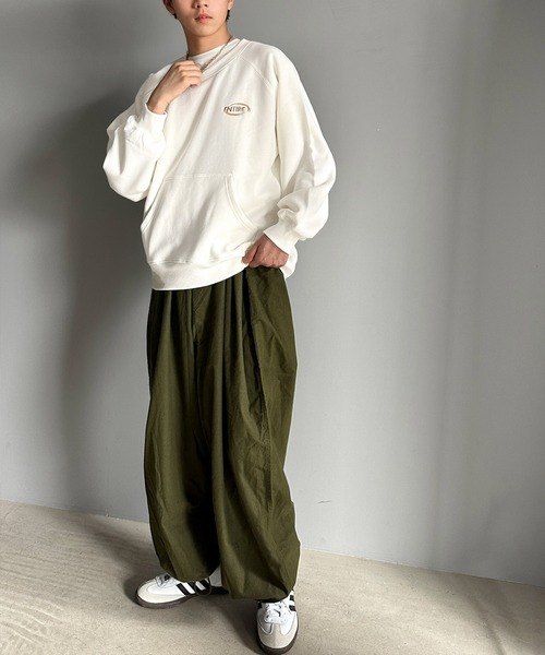 Java（ジャバ）の「《Javaジャバコラボ》洗練されたカジュアルスタイルに。裏起毛ワンポイント胸元刺繍ラグランスウェット（スウェット・メンズ・ネイビー/ブラック/グレイッシュベージュ/スモークピンク/オートミール/オフホワイト・MEDIUM/LARGE）」の9枚目の写真