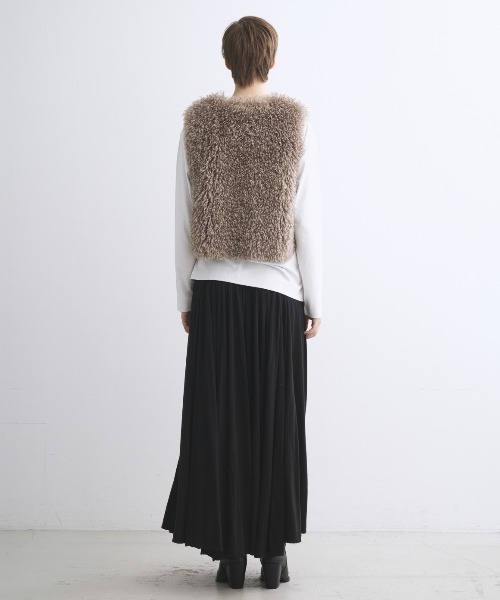 three dots（スリードッツ）の「ウェイビーファー ショートジレ