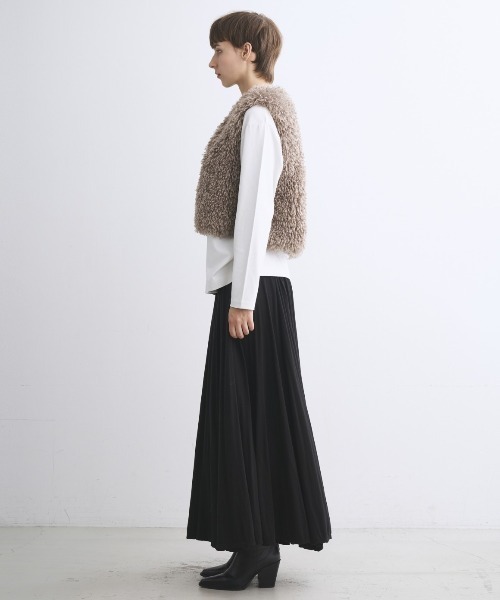 three dotsスリードッツ ウェイビーファーショートジレ ベスト　えみり着 three dots(スリードッツ)｜ウェイビーファー ショートジレ/グレー の