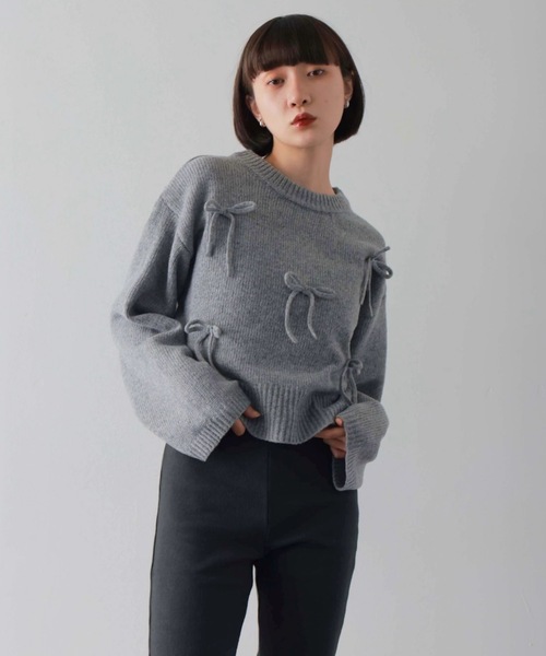 PURE BRIGHT（ピュアブライト）の「リボンモチーフニットプルオーバー（ニット/セーター・レディース・グレー/ネイビー・FREE）」の4枚目の写真