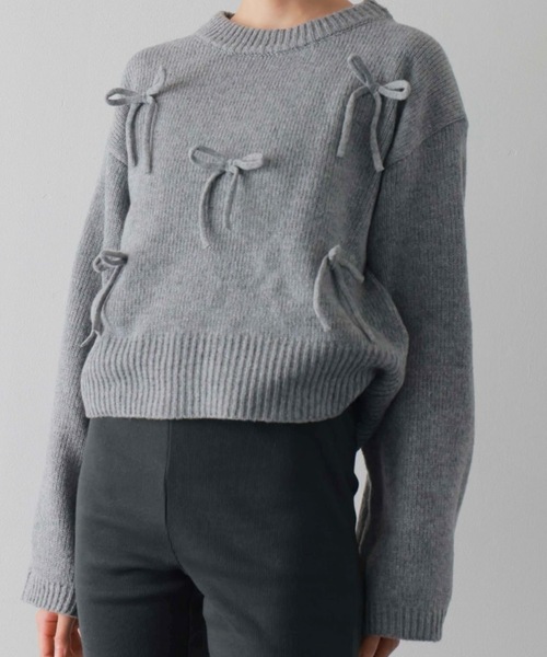 PURE BRIGHT（ピュアブライト）の「リボンモチーフニットプルオーバー（ニット/セーター・レディース・グレー/ネイビー・FREE）」の8枚目の写真