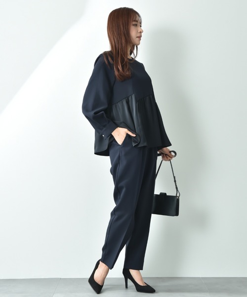 INTERPLANET(インタープラネット)の「TRダブルクロス異素材切替ペプラムブラウス(シャツ/ブラウス・レディース・ネイビー/グレイッシュベージュ・FREE)」の21枚目の写真