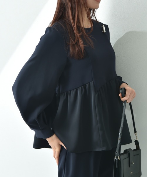 INTERPLANET(インタープラネット)の「TRダブルクロス異素材切替ペプラムブラウス(シャツ/ブラウス・レディース・ネイビー/グレイッシュベージュ・FREE)」の16枚目の写真