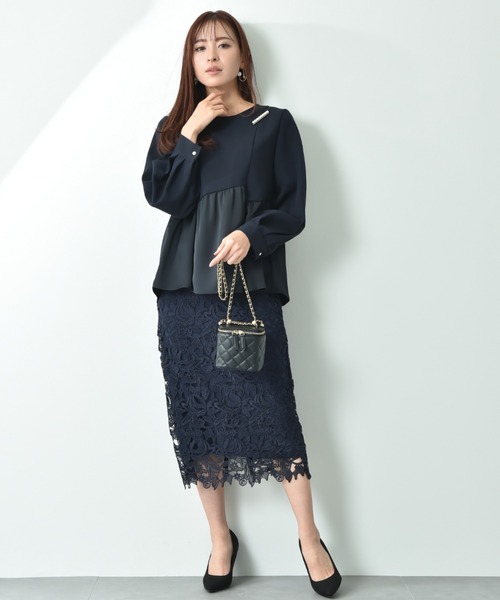 INTERPLANET(インタープラネット)の「TRダブルクロス異素材切替ペプラムブラウス(シャツ/ブラウス・レディース・ネイビー/グレイッシュベージュ・FREE)」の15枚目の写真