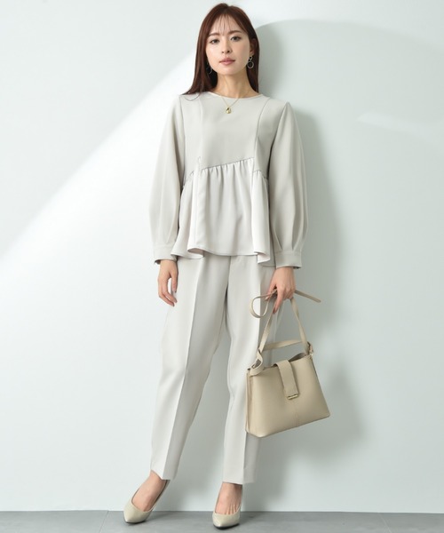 INTERPLANET(インタープラネット)の「TRダブルクロス異素材切替ペプラムブラウス(シャツ/ブラウス・レディース・ネイビー/グレイッシュベージュ・FREE)」の3枚目の写真