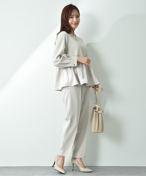 INTERPLANET(インタープラネット)の「TRダブルクロス異素材切替ペプラムブラウス(シャツ/ブラウス・レディース・ネイビー/グレイッシュベージュ・FREE)」の5枚目の写真