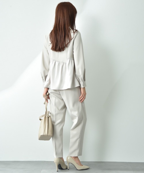 INTERPLANET(インタープラネット)の「TRダブルクロス異素材切替ペプラムブラウス(シャツ/ブラウス・レディース・ネイビー/グレイッシュベージュ・FREE)」の6枚目の写真