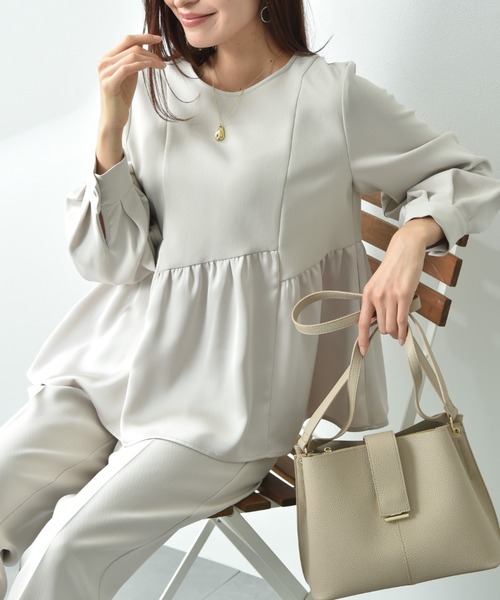 INTERPLANET(インタープラネット)の「TRダブルクロス異素材切替ペプラムブラウス(シャツ/ブラウス・レディース・ネイビー/グレイッシュベージュ・FREE)」の9枚目の写真