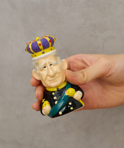 BIRTHDAY BAR（バースデイバー）の「King Charles and Camilla Salt and Pepper（キッチンツール・レディース・ベージュ・0）」の4枚目の写真