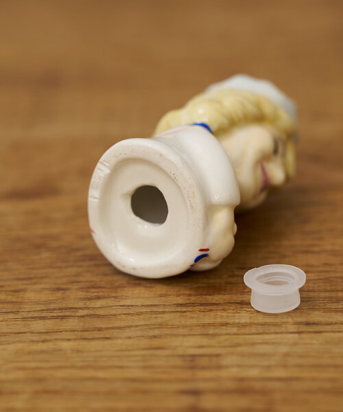 BIRTHDAY BAR（バースデイバー）の「King Charles and Camilla Salt and Pepper（キッチンツール・レディース・ベージュ・0）」の17枚目の写真