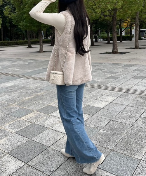 paravion（パラビオン）の「ファーペプラムベスト（ベスト・レディース・グレー/ベージュ・FREE）」の8枚目の写真