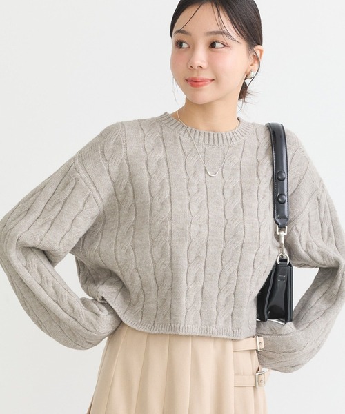earth music&ecology（アースミュージックアンドエコロジー）の「ケーブルニットプルオーバー（ニット/セーター・レディース・グレー/アイボリー/グレイッシュベージュ/ブラック/レッド・FREE）」の3枚目の写真
